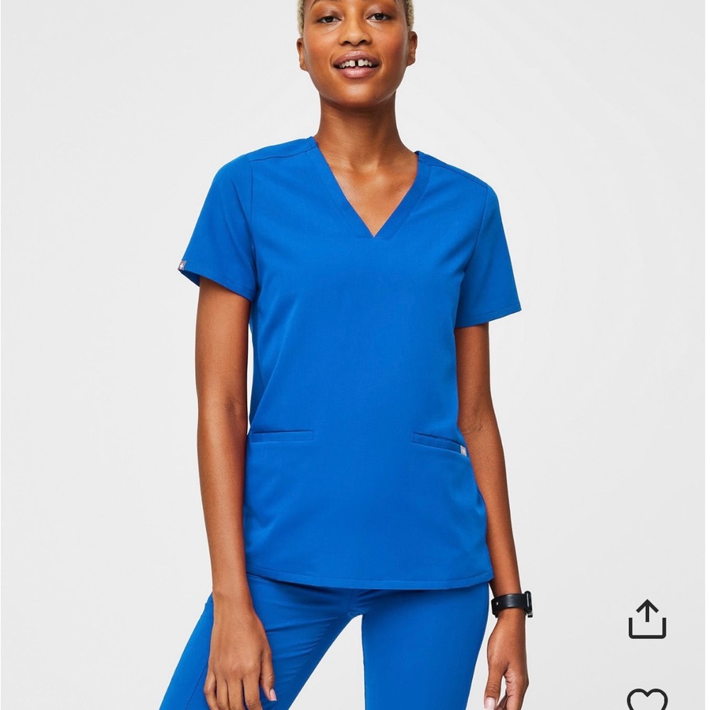 Figs Casma Three Pocket Scrub Top - Royal Blue